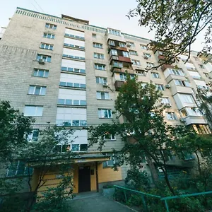 https://quartira-1-comnatnaya-na-rusanovke.hotels-of-kiev.com